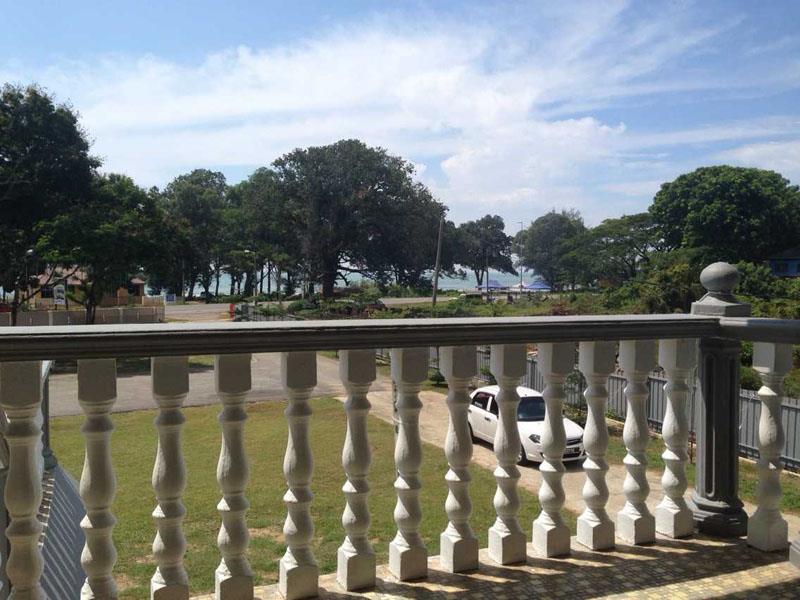 First Guest House Kuantan Bagian luar foto