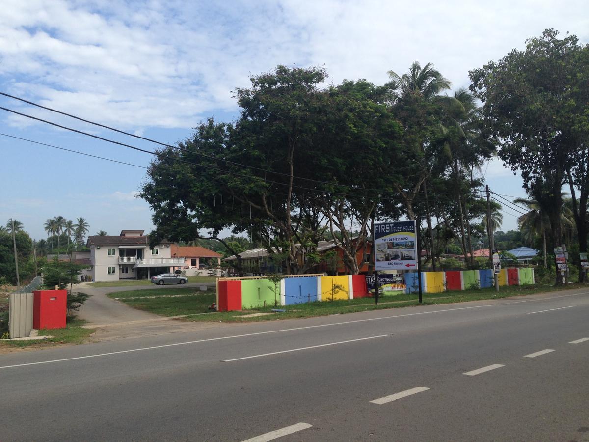 First Guest House Kuantan Bagian luar foto